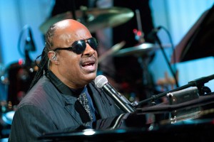 stevie_wonder_getty_car-300x200