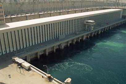 rh450-3824_Aswan-Dam_wa